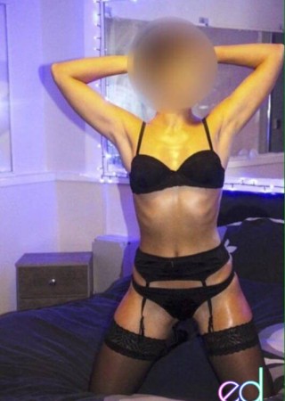 Hull | Escort Carmen-1442160-photo-4