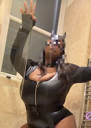 Kensington | Escort Deelishus Nora-40-1523409-photo-2