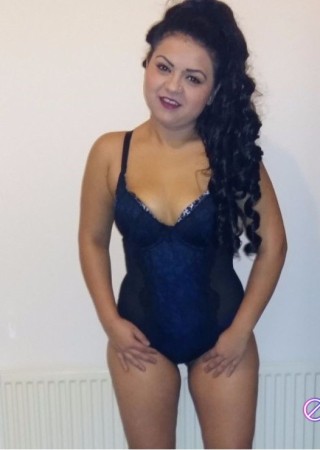 Hull | Escort Melek-20-1447319-photo-1