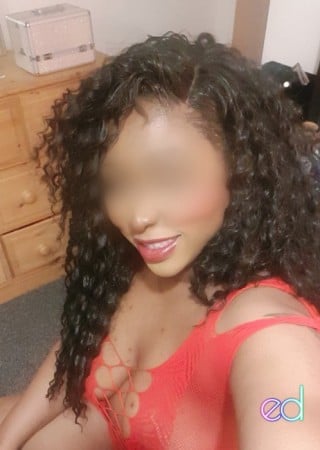 Wickford | Escort NAOMI-30-1502782-photo-3