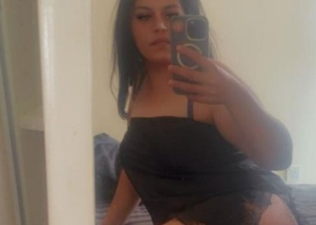 Chesterfield | Escort MYA-26-1523593-photo-1